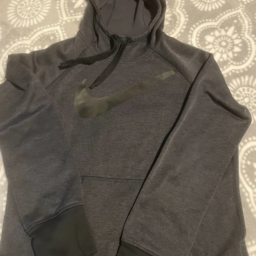 Boys Medium bundle- Nike black sweatshirt and Columbia brown fleece - Picture 11 of 11
